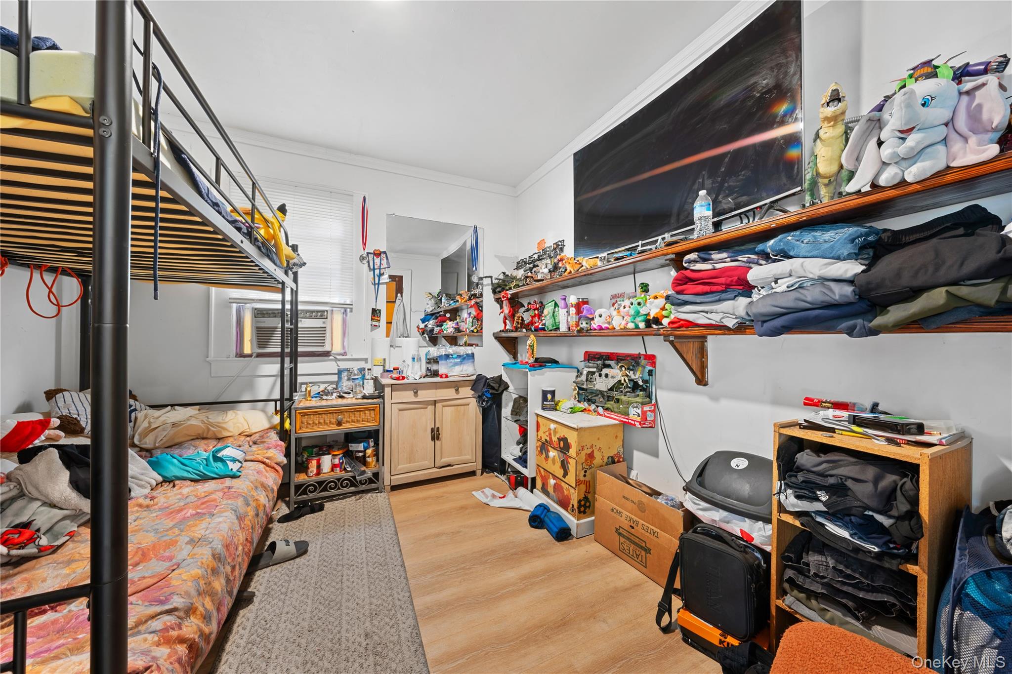 16 Edwards Avenue, Calverton, NY 11933