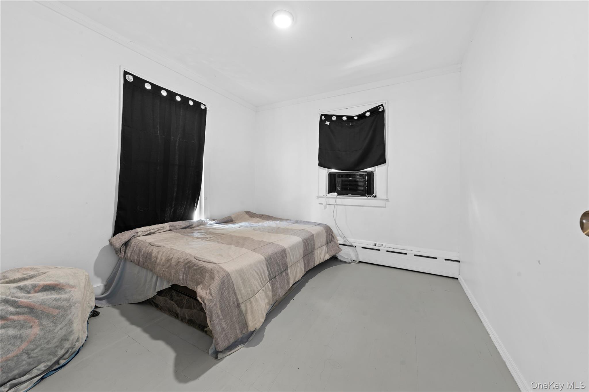 16 Edwards Avenue, Calverton, NY 11933