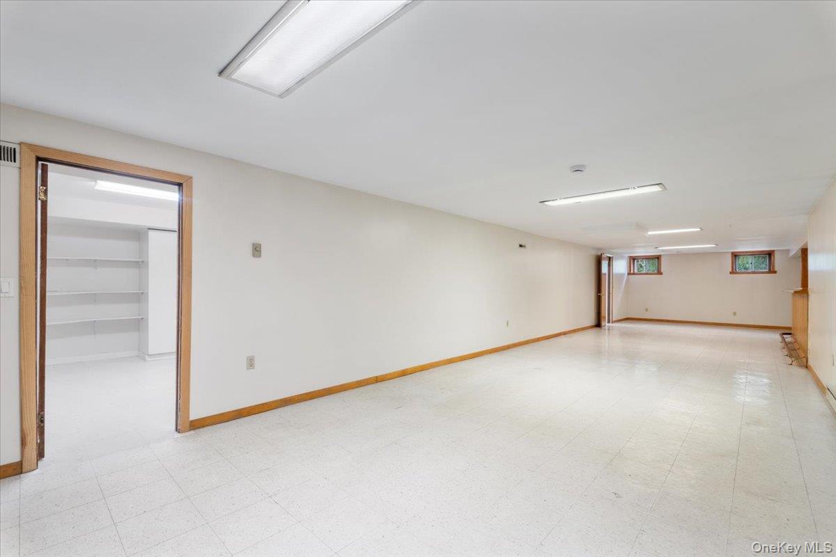 25 Park Drive, Putnam Valley, NY 10579