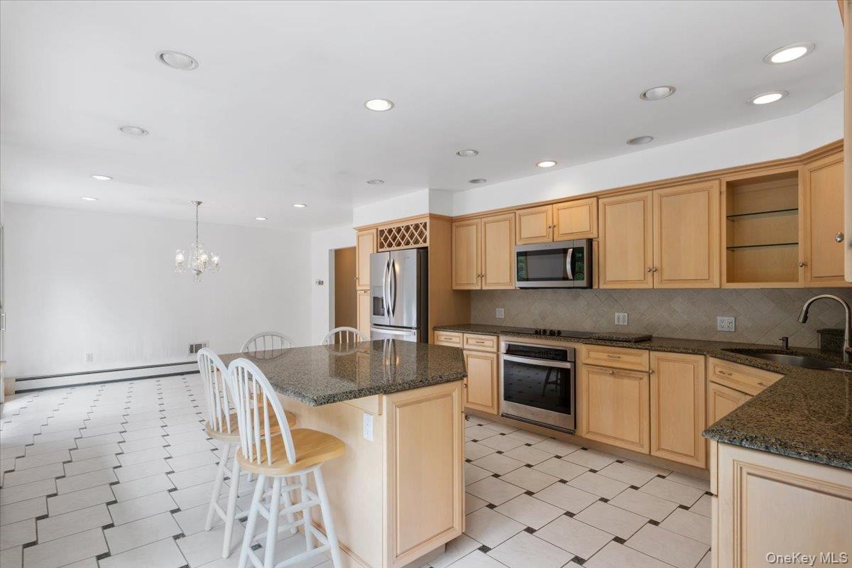 25 Park Drive, Putnam Valley, NY 10579