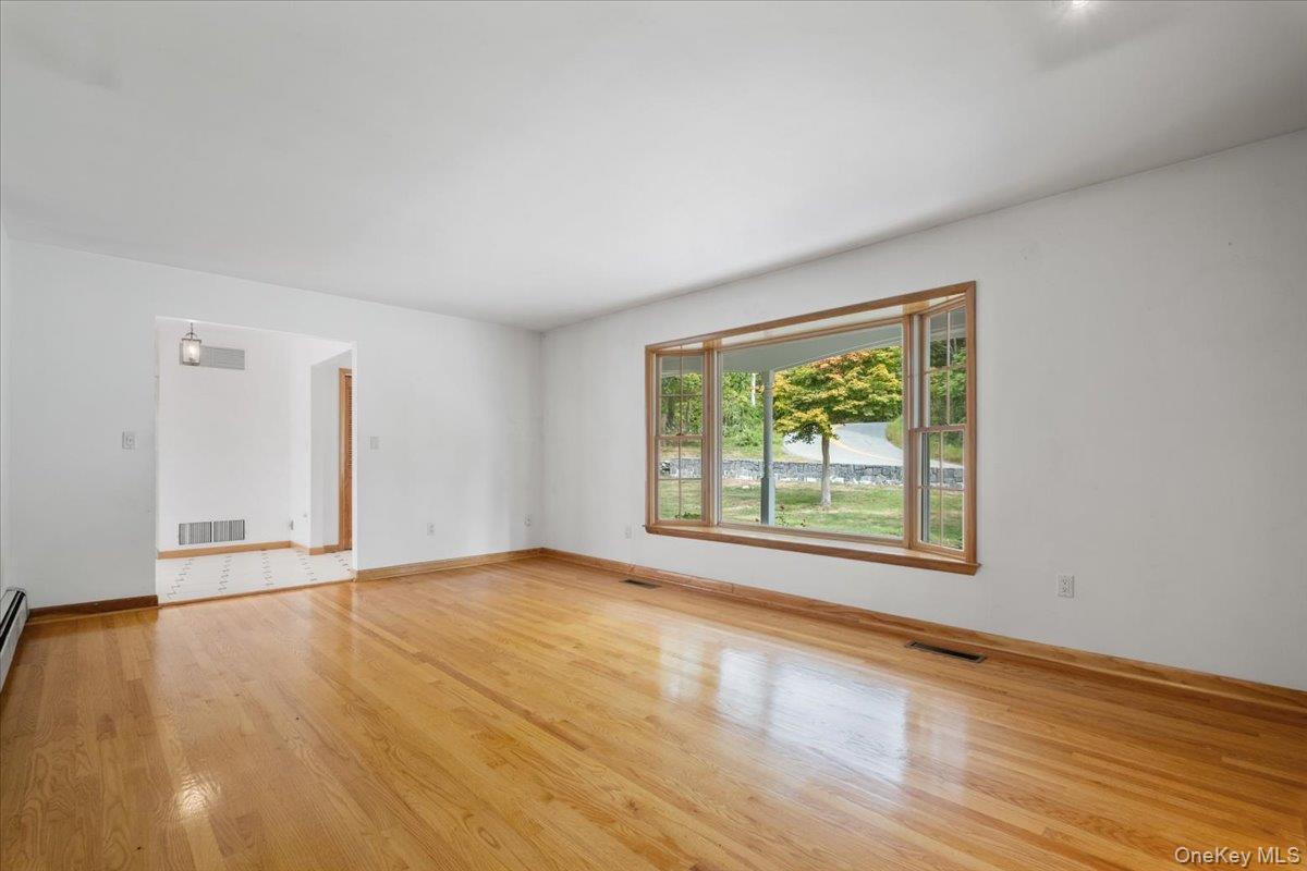 25 Park Drive, Putnam Valley, NY 10579