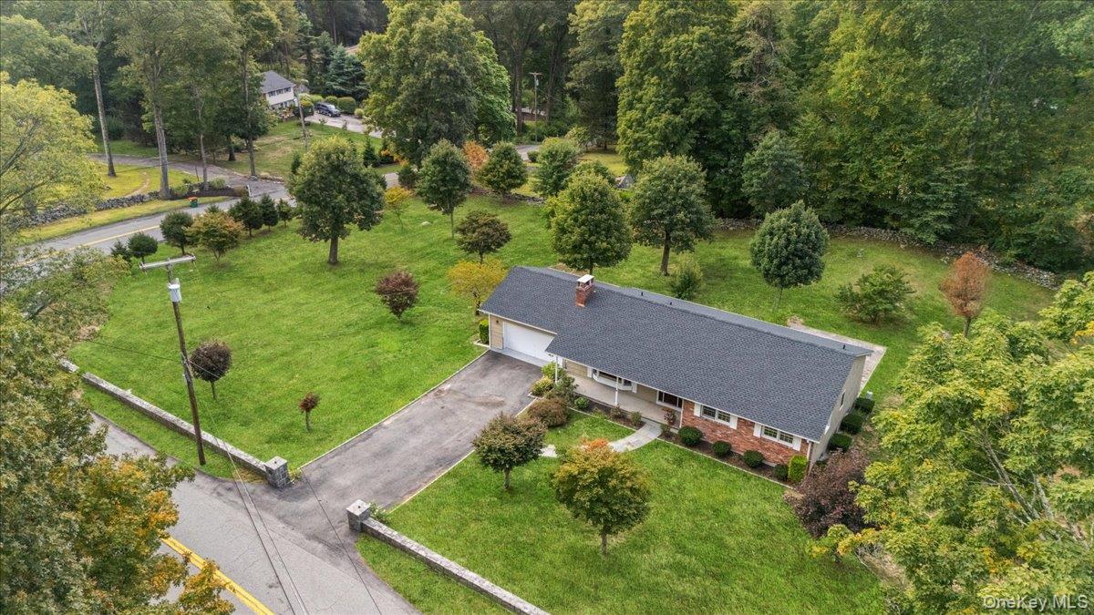 25 Park Drive, Putnam Valley, NY 10579