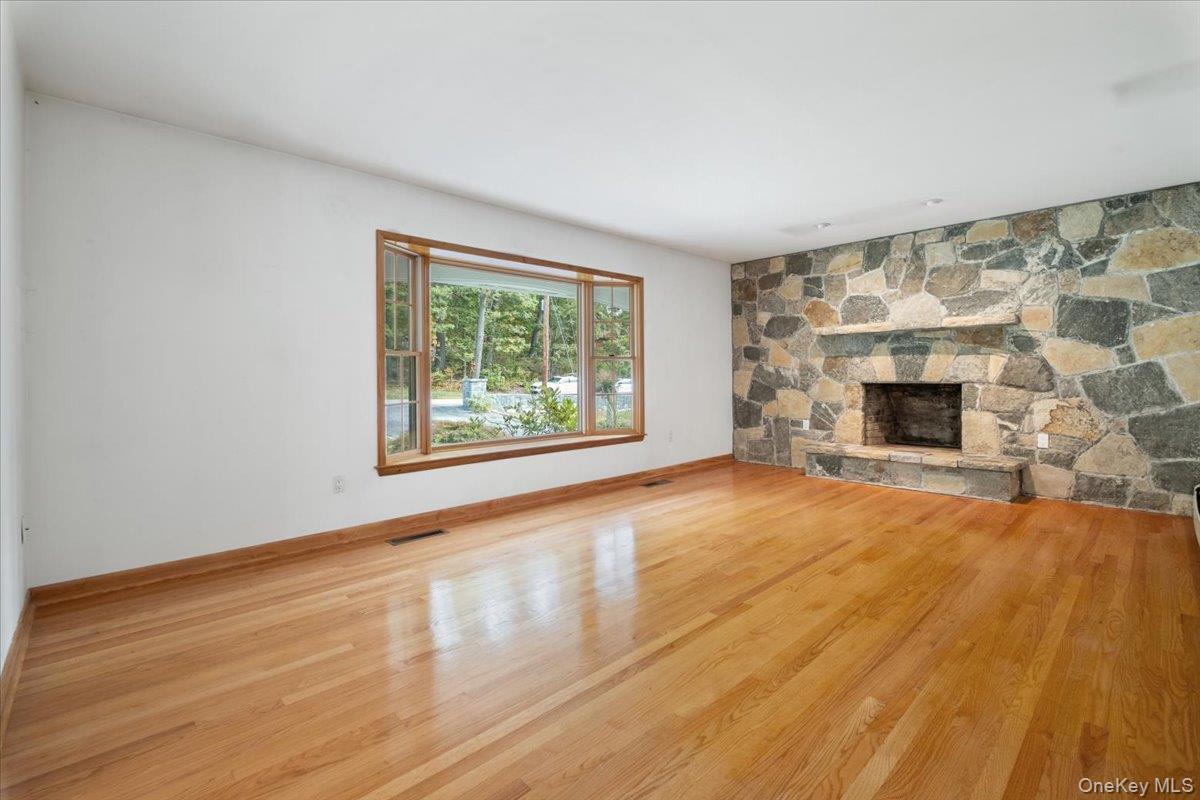 25 Park Drive, Putnam Valley, NY 10579