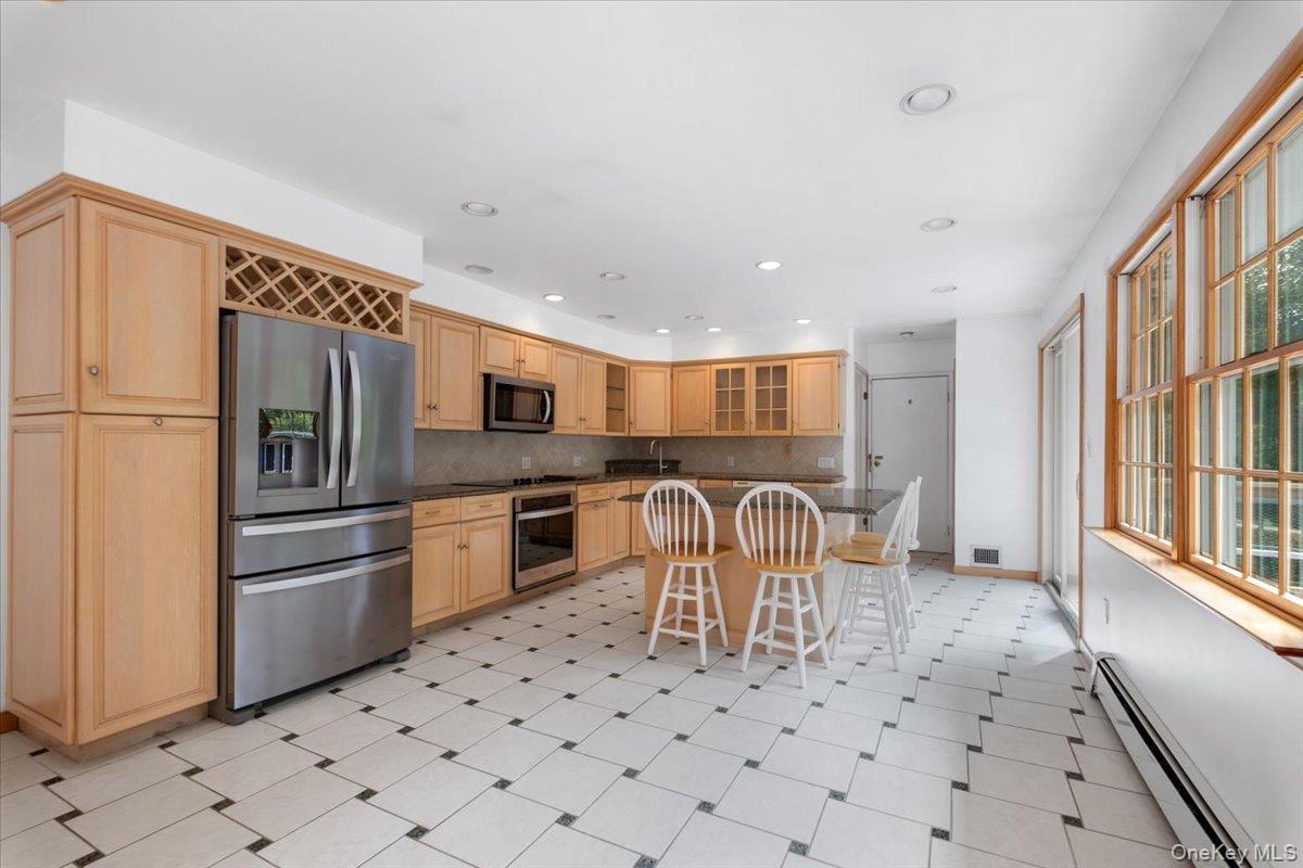 25 Park Drive, Putnam Valley, NY 10579