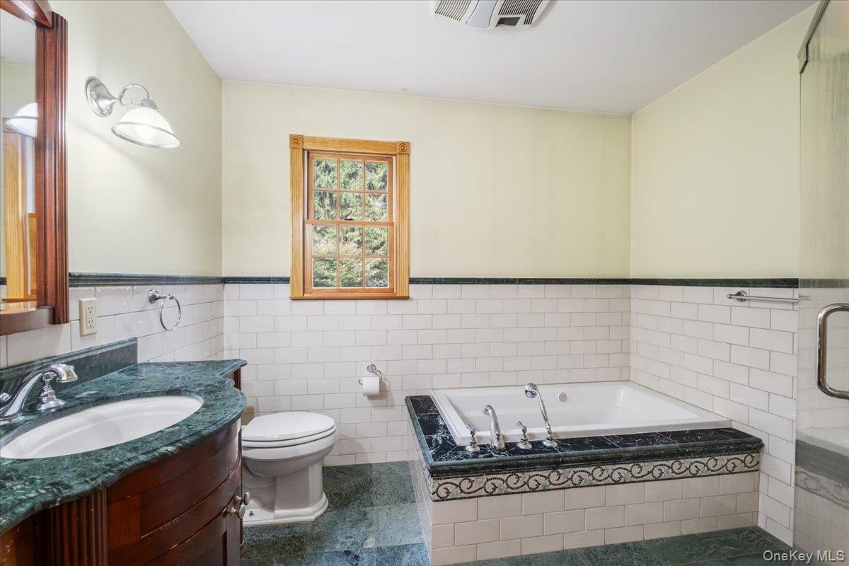 25 Park Drive, Putnam Valley, NY 10579