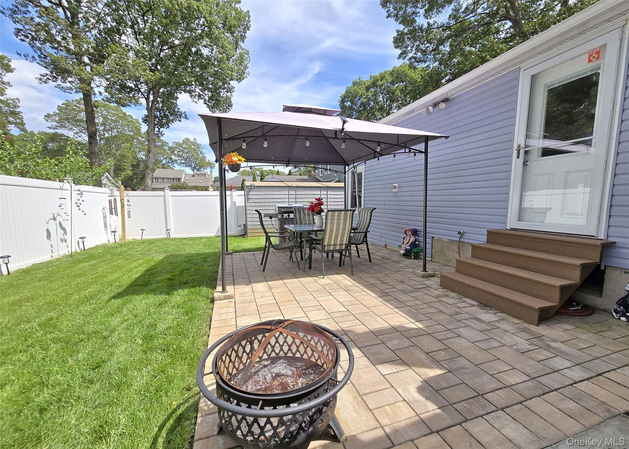 33 Thorne Street, Lake Ronkonkoma, NY 11779