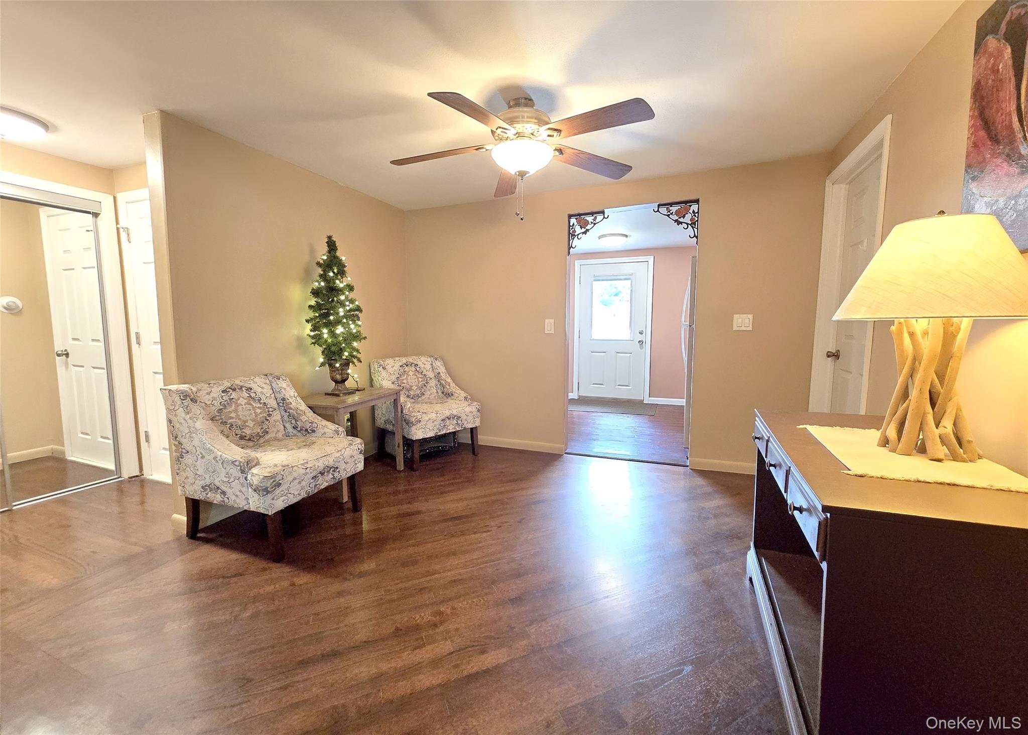 33 Thorne Street, Lake Ronkonkoma, NY 11779