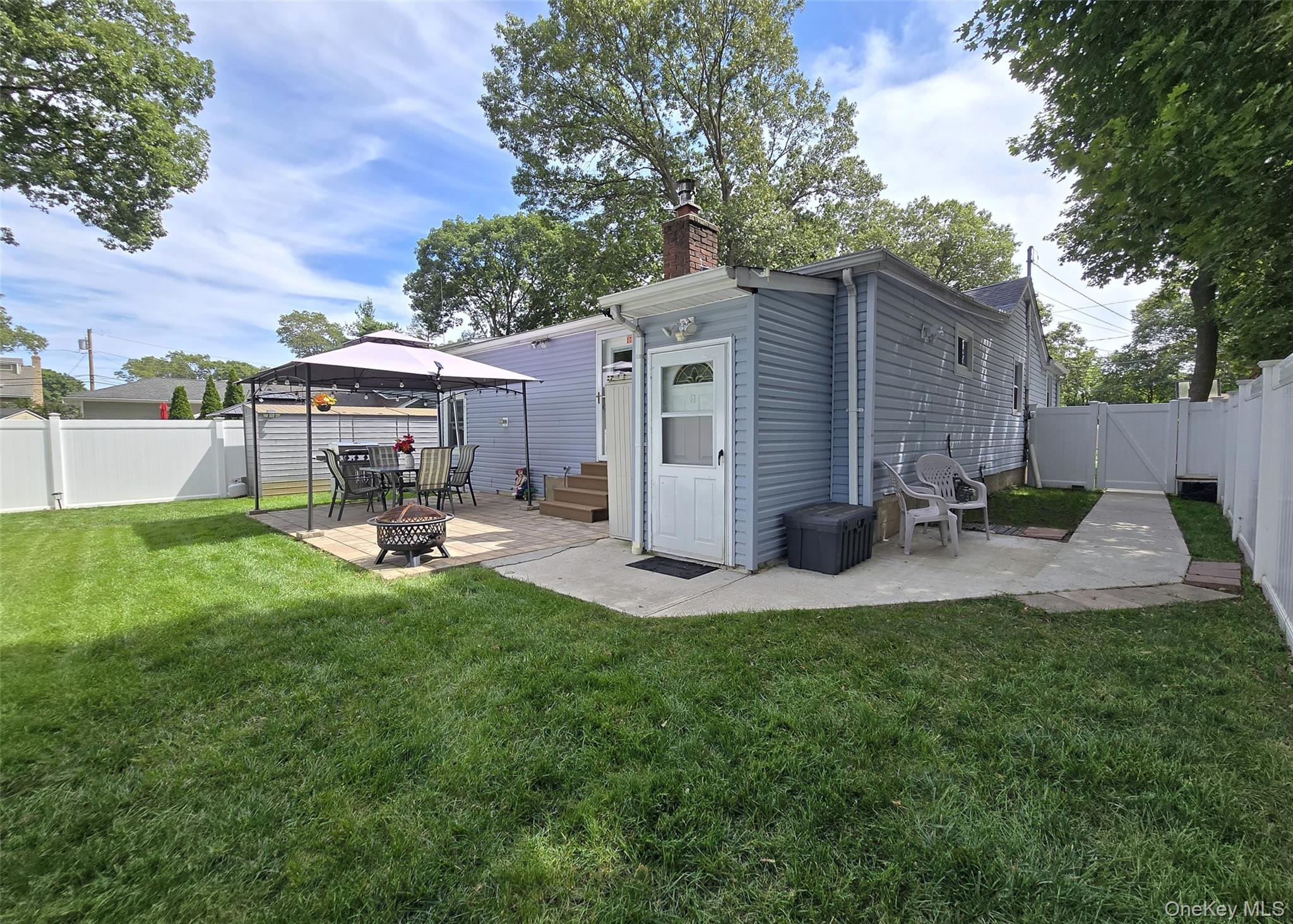 33 Thorne Street, Lake Ronkonkoma, NY 11779