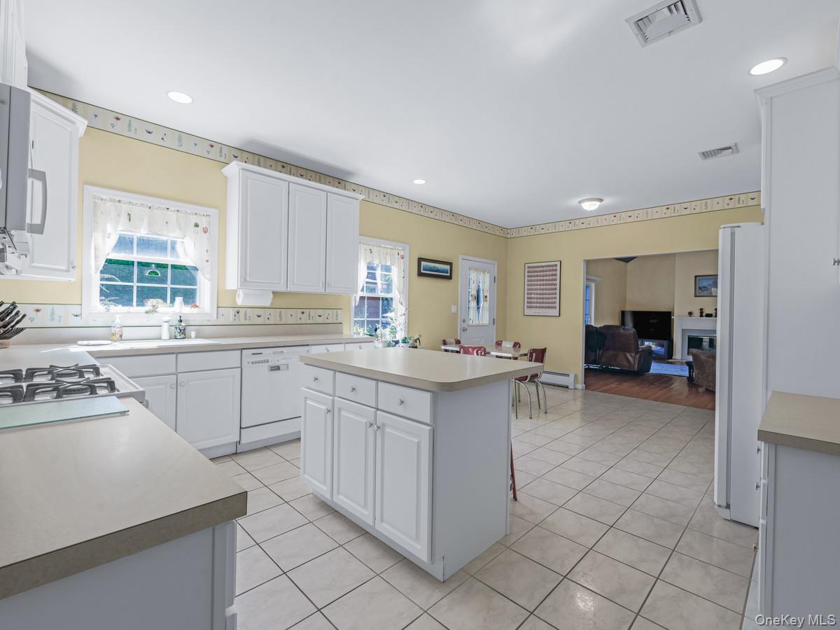 171 Glen Avenue, Sea Cliff, NY 11579