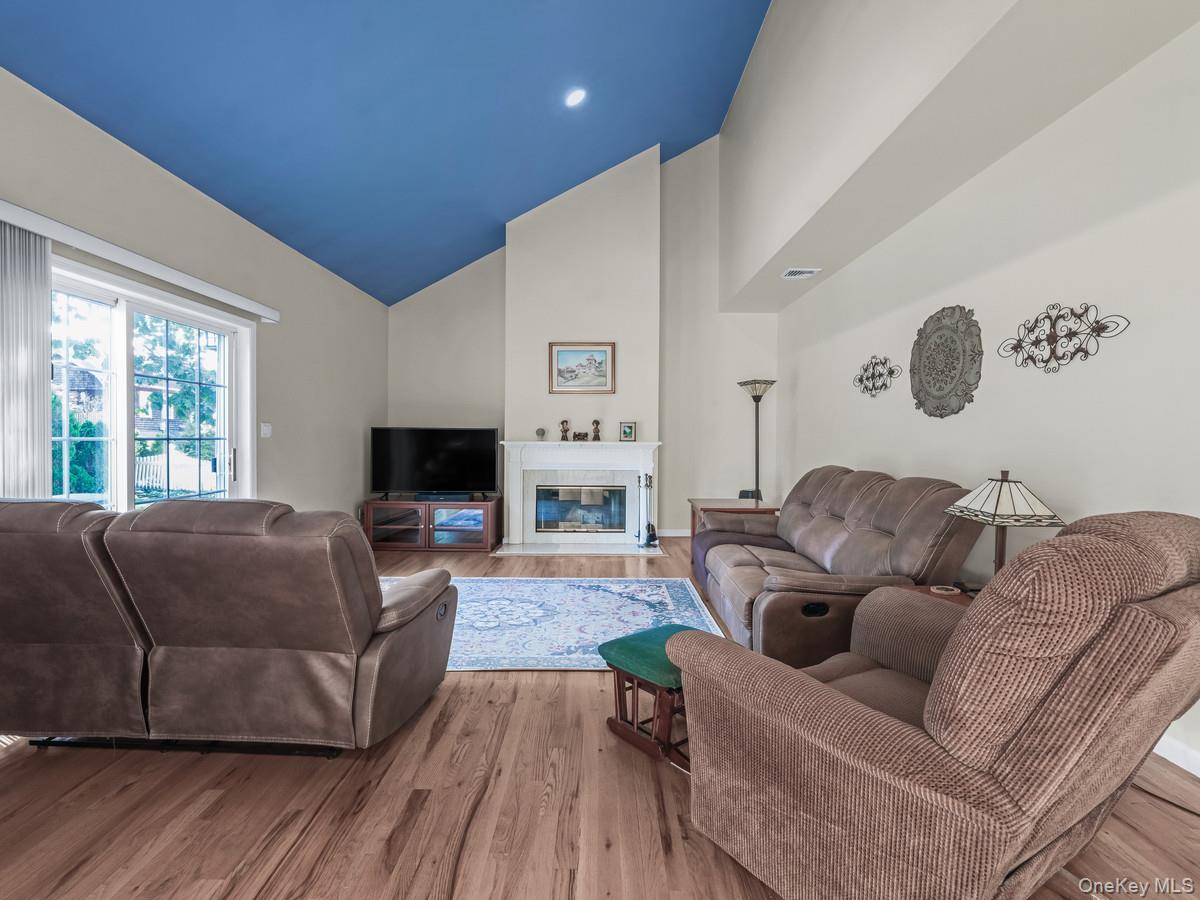 171 Glen Avenue, Sea Cliff, NY 11579