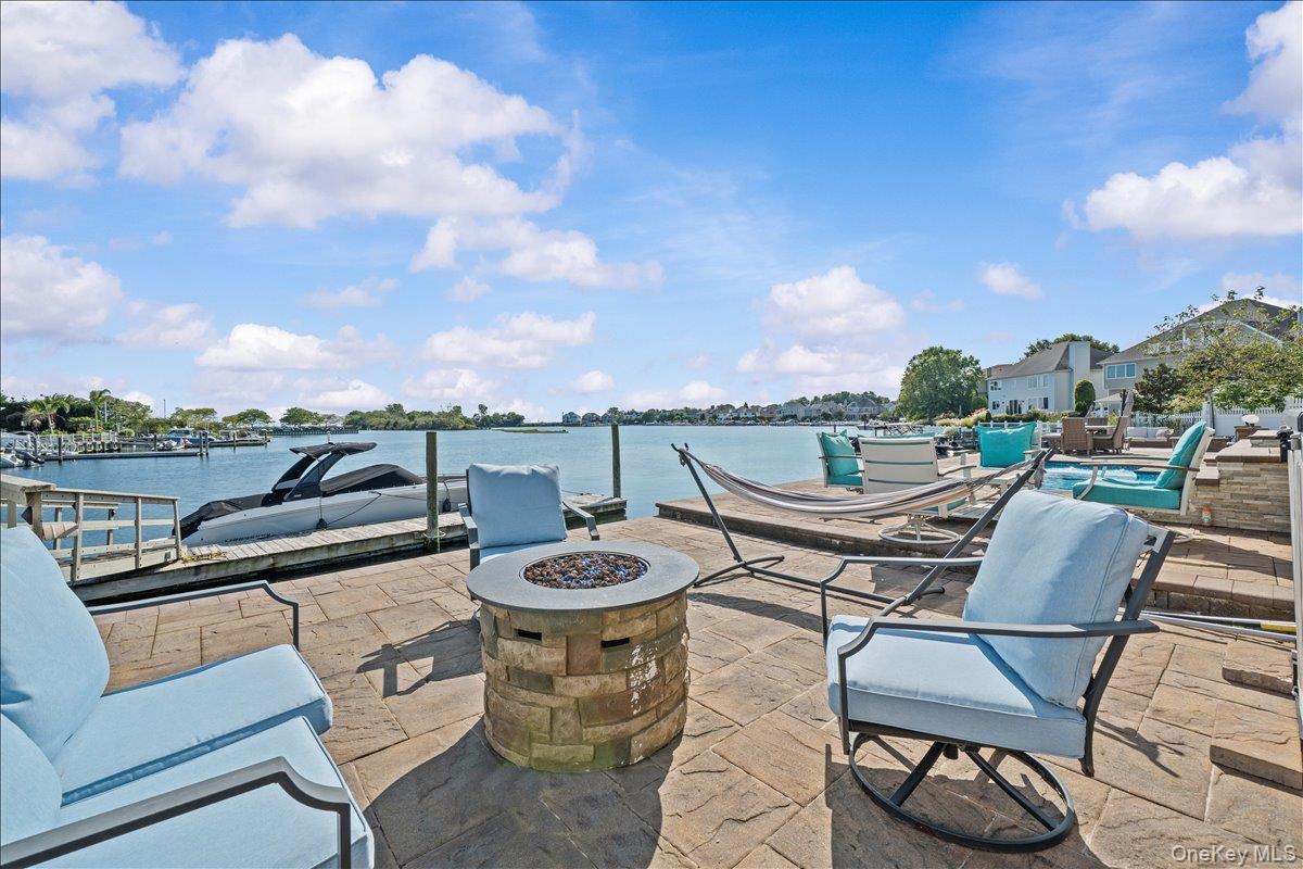 4072 Darby Lane, Seaford, NY 11783