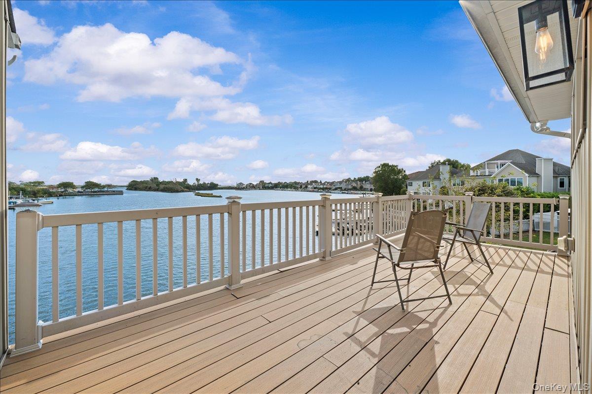 4072 Darby Lane, Seaford, NY 11783