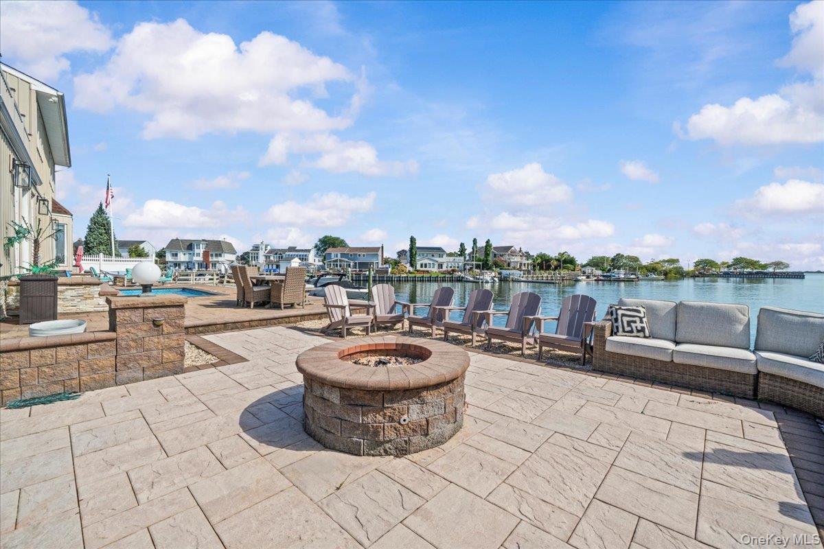 4072 Darby Lane, Seaford, NY 11783