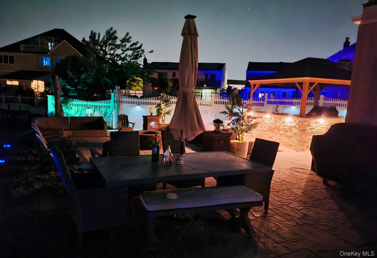 4072 Darby Lane, Seaford, NY 11783