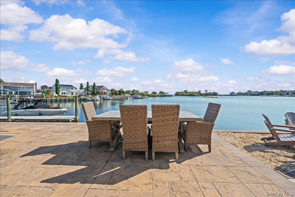 4072 Darby Lane, Seaford, NY 11783