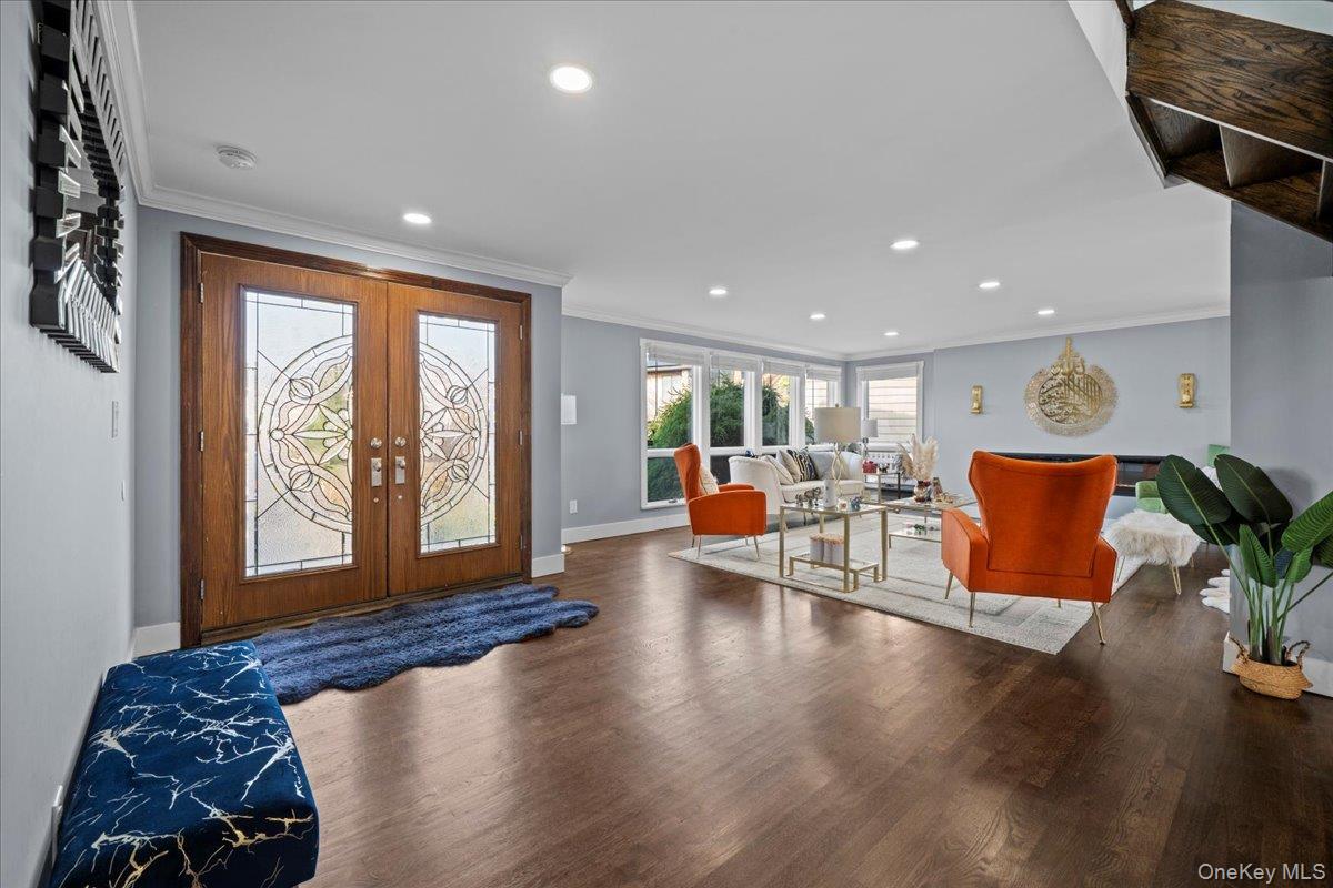 4072 Darby Lane, Seaford, NY 11783