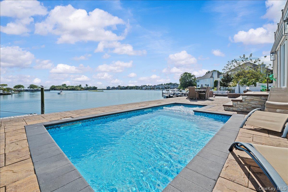 4072 Darby Lane, Seaford, NY 11783