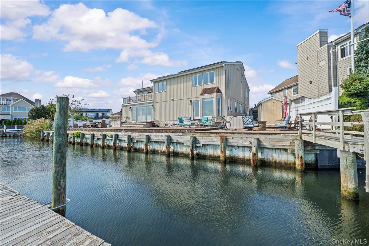 4072 Darby Lane, Seaford, NY 11783