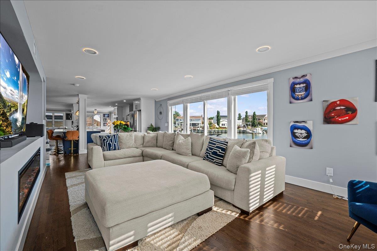 4072 Darby Lane, Seaford, NY 11783