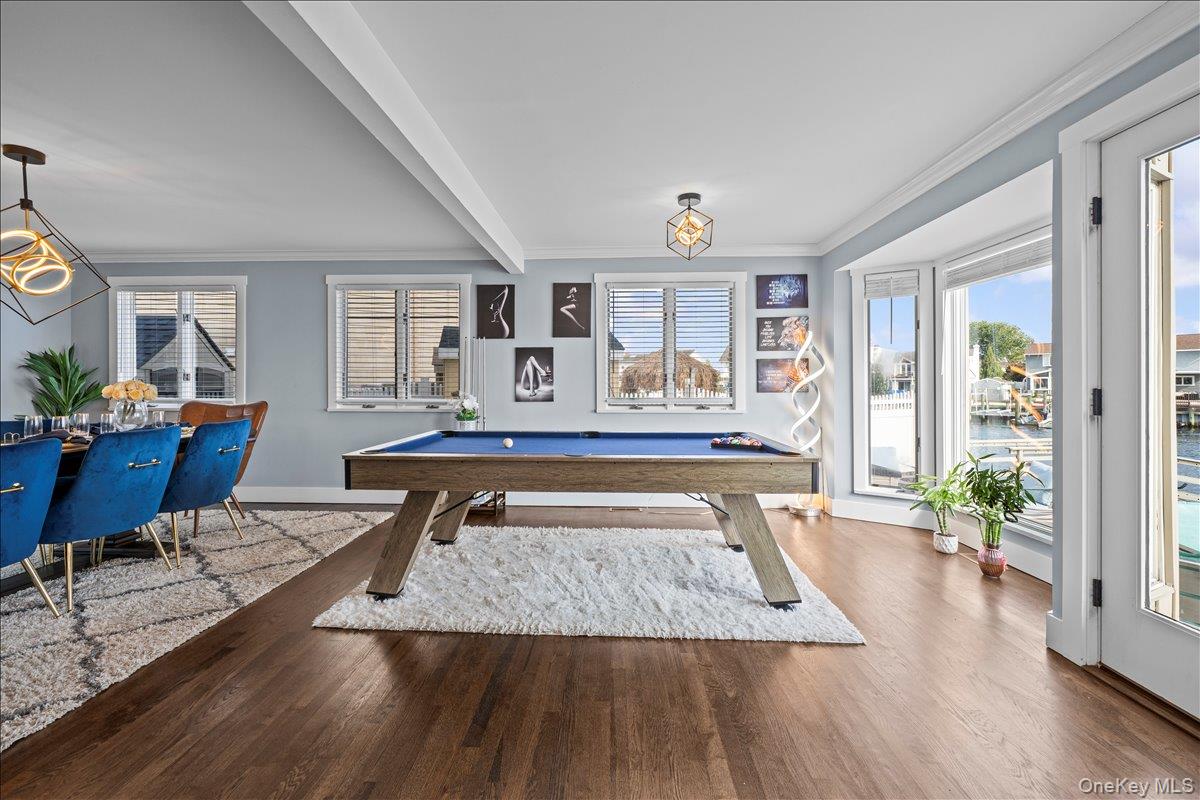 4072 Darby Lane, Seaford, NY 11783