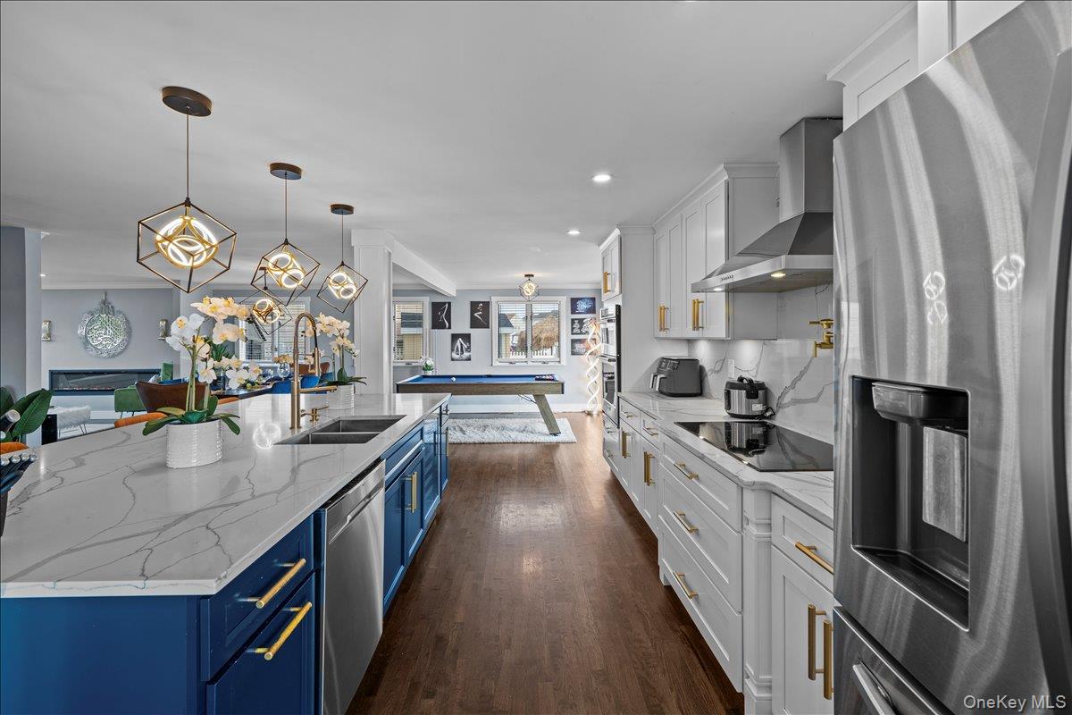 4072 Darby Lane, Seaford, NY 11783