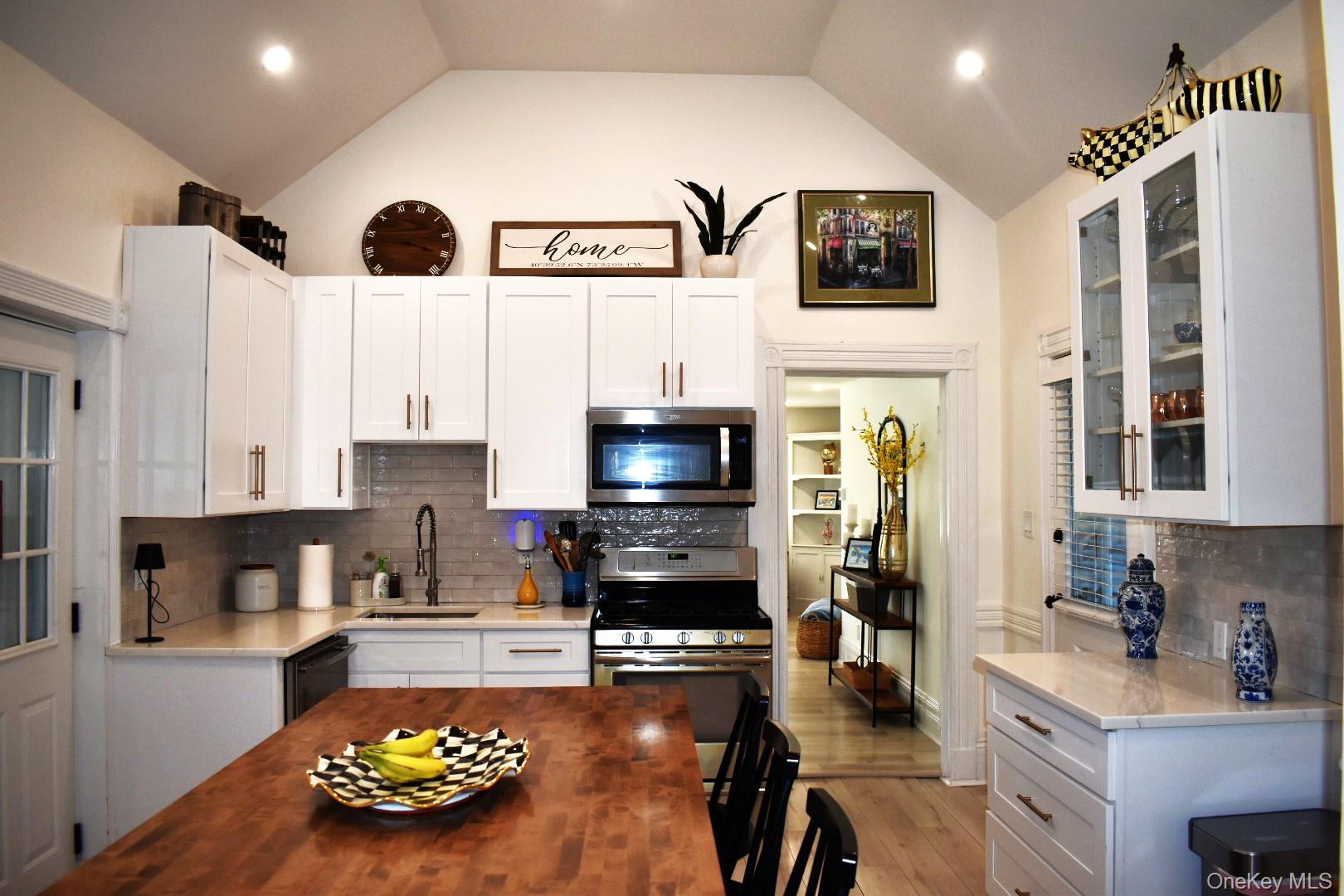 176 Richmond Avenue, Amityville, NY 11701