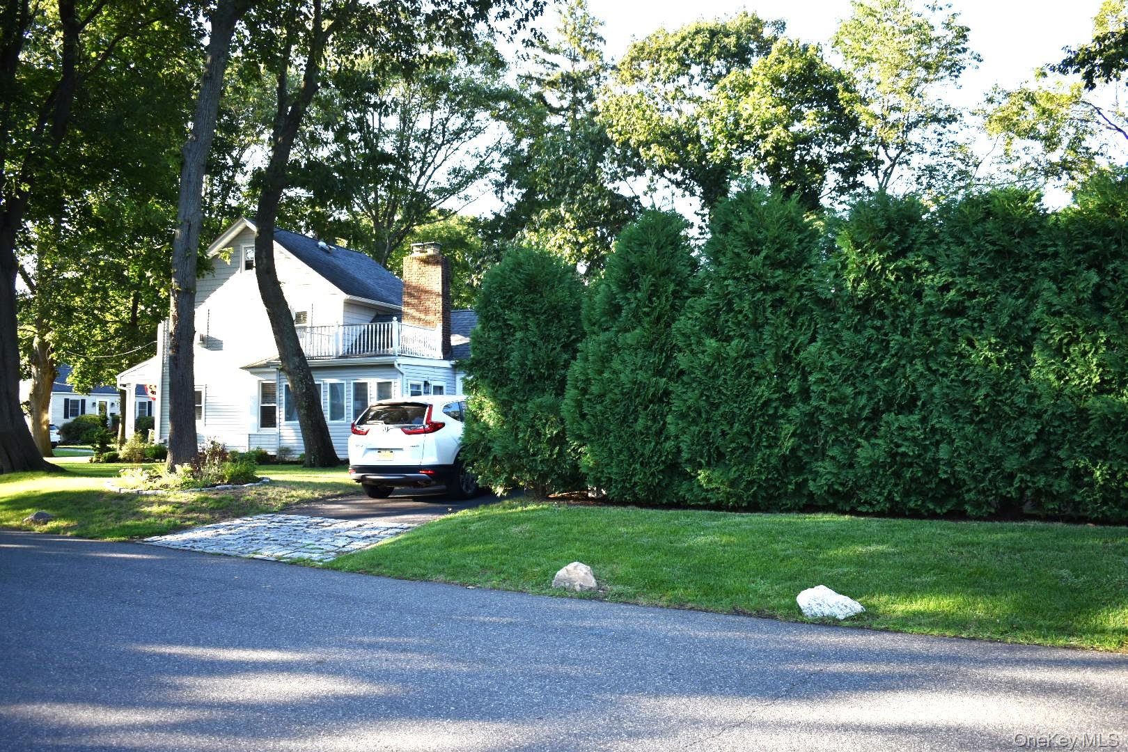 176 Richmond Avenue, Amityville, NY 11701