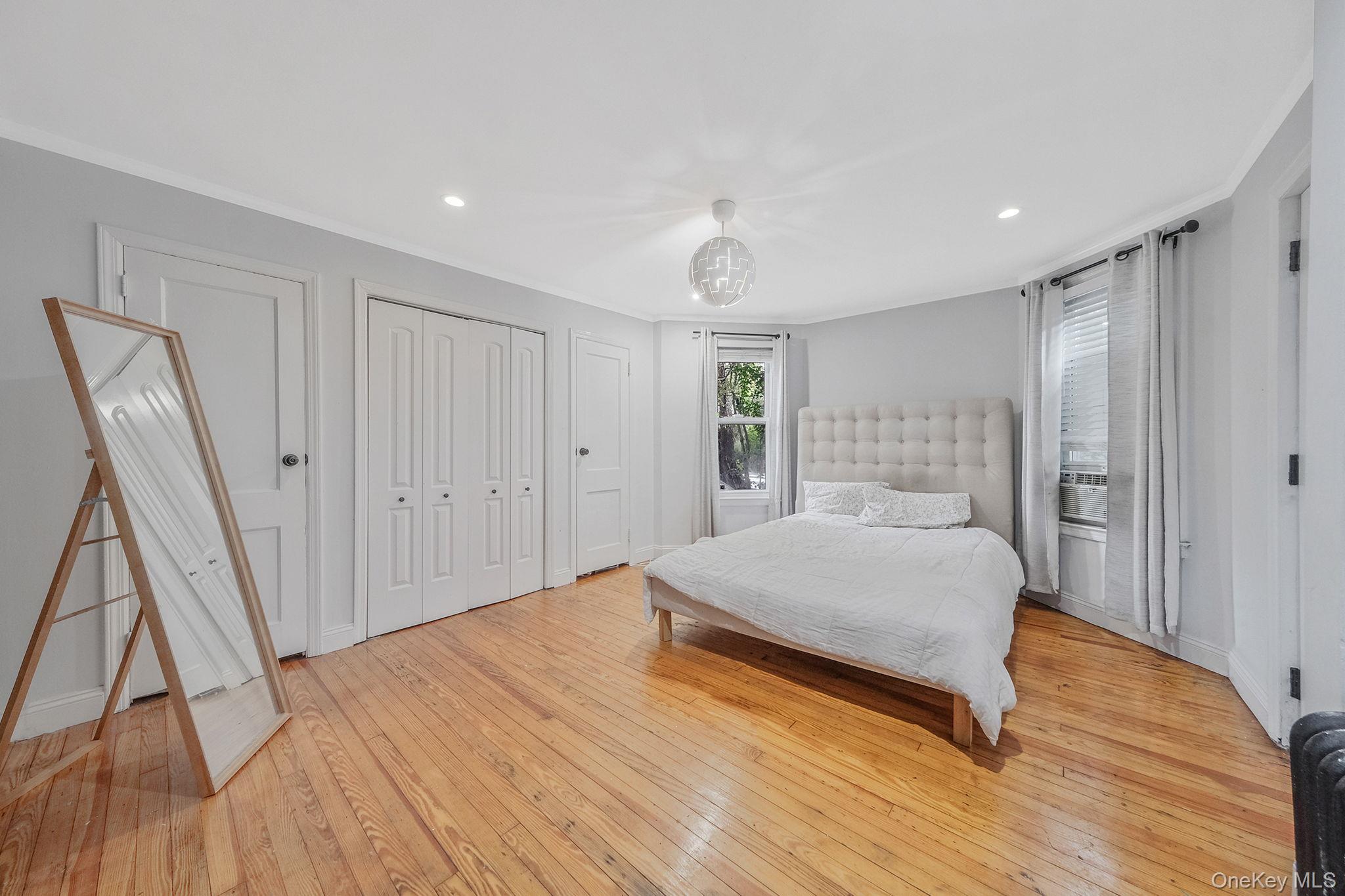 54 S Centre Avenue, Rockville Centre, NY 11570