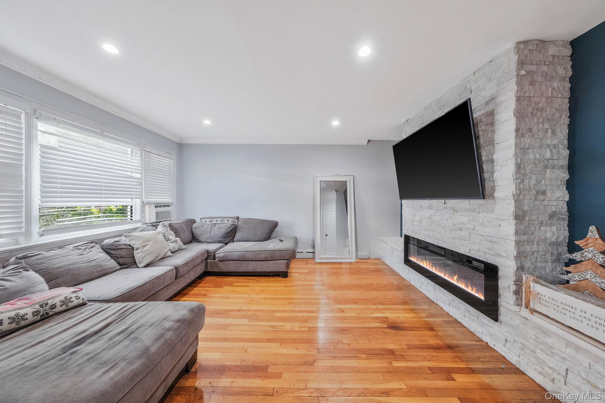 54 S Centre Avenue, Rockville Centre, NY 11570