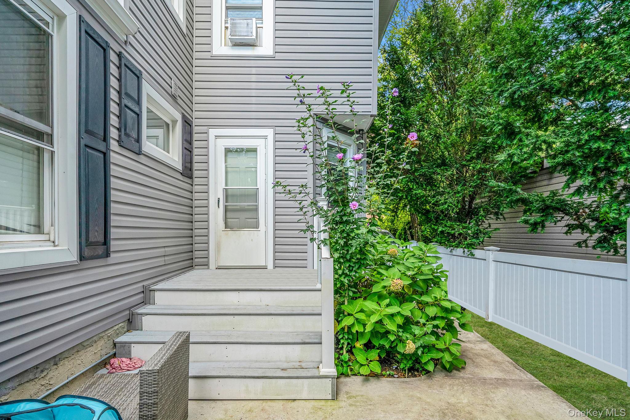 54 S Centre Avenue, Rockville Centre, NY 11570