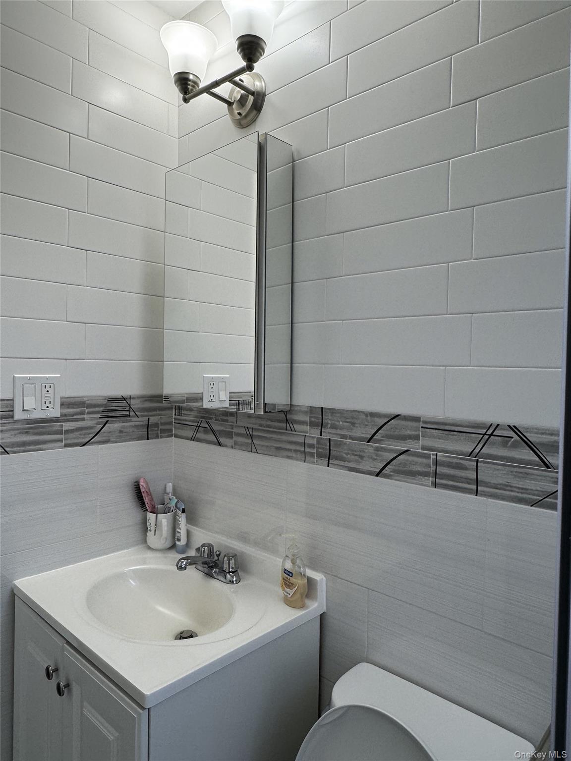 141-12 78th Ave # 1G, Kew Garden Hills, NY 11367