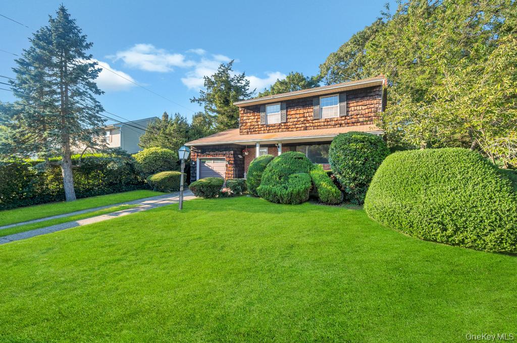 17 Wayne Place, Commack, NY 11725