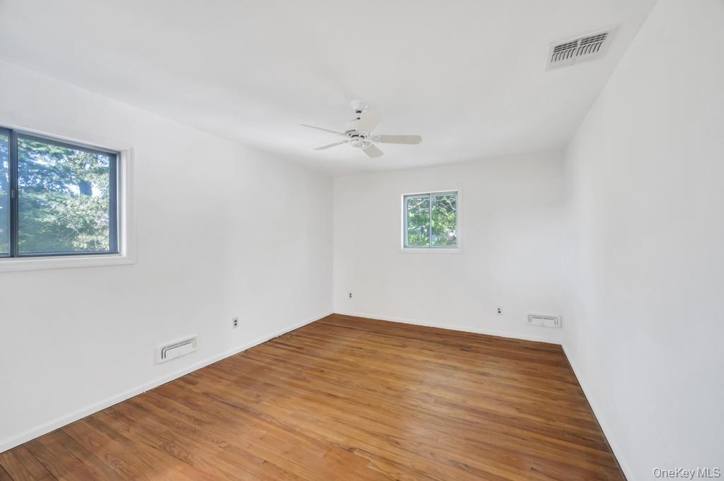 17 Wayne Place, Commack, NY 11725