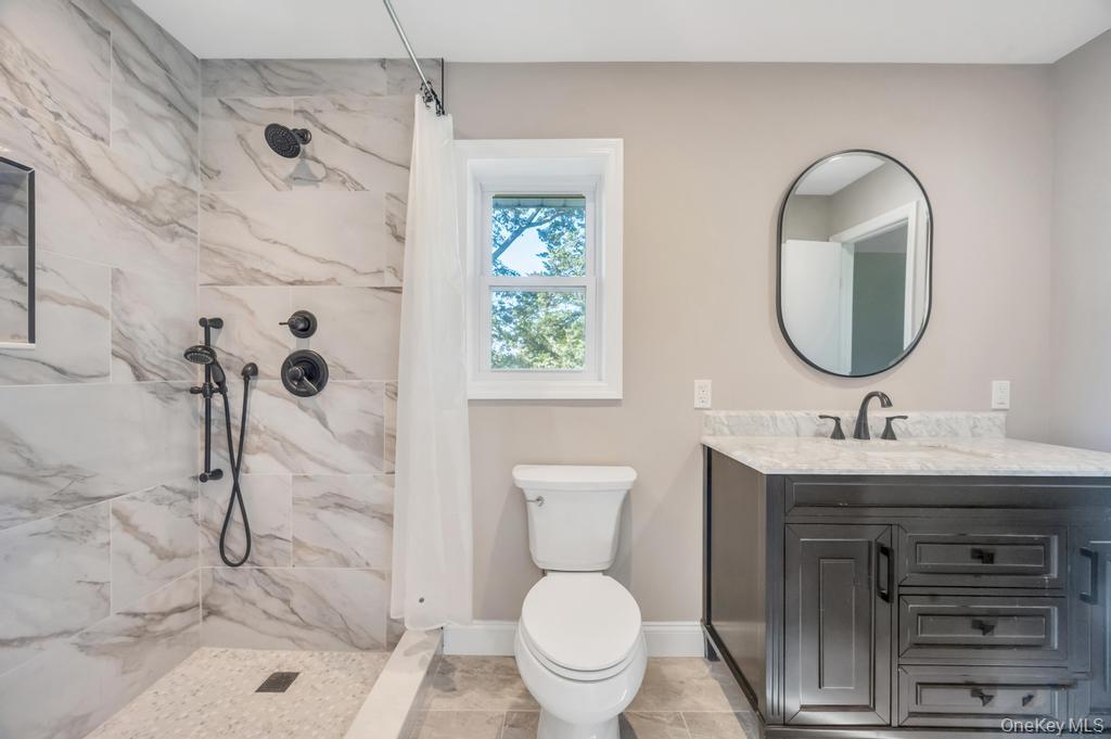 17 Wayne Place, Commack, NY 11725