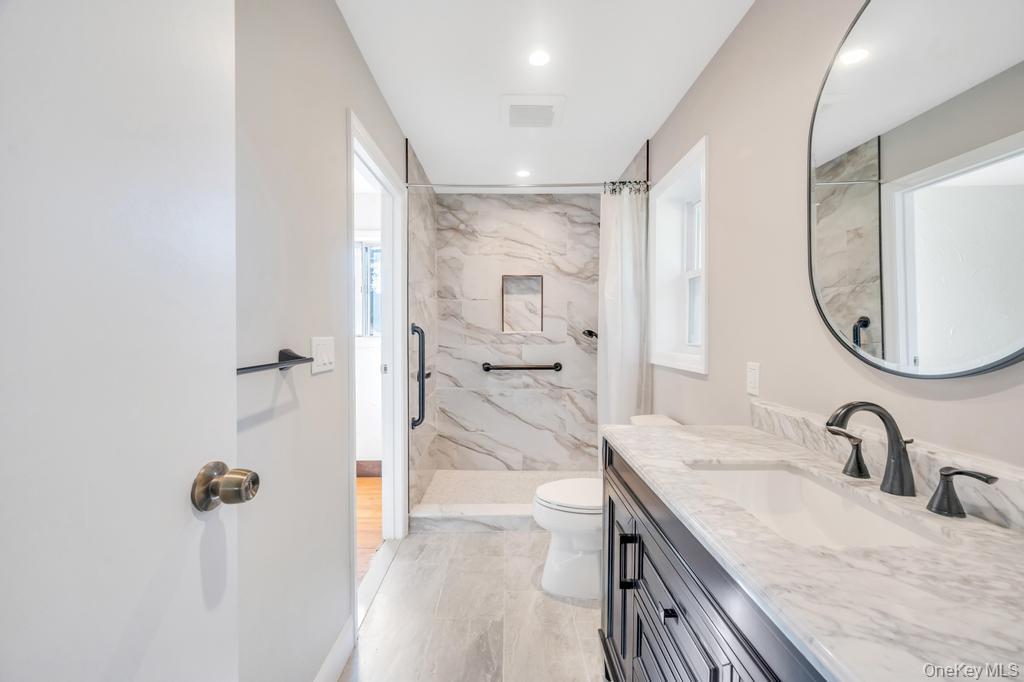 17 Wayne Place, Commack, NY 11725