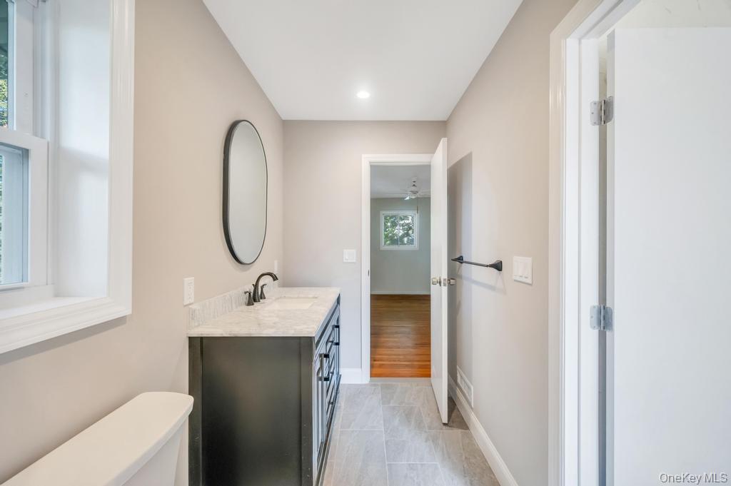 17 Wayne Place, Commack, NY 11725