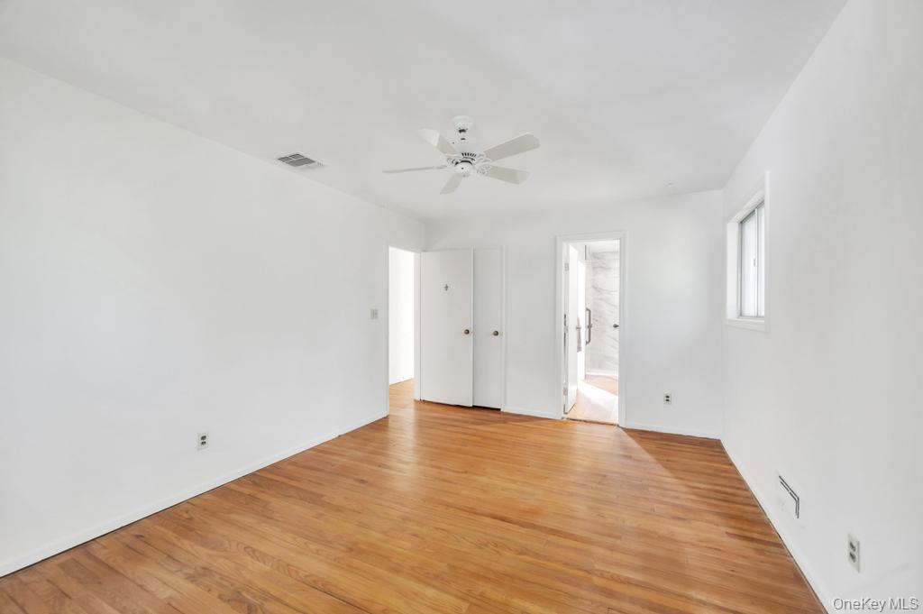 17 Wayne Place, Commack, NY 11725