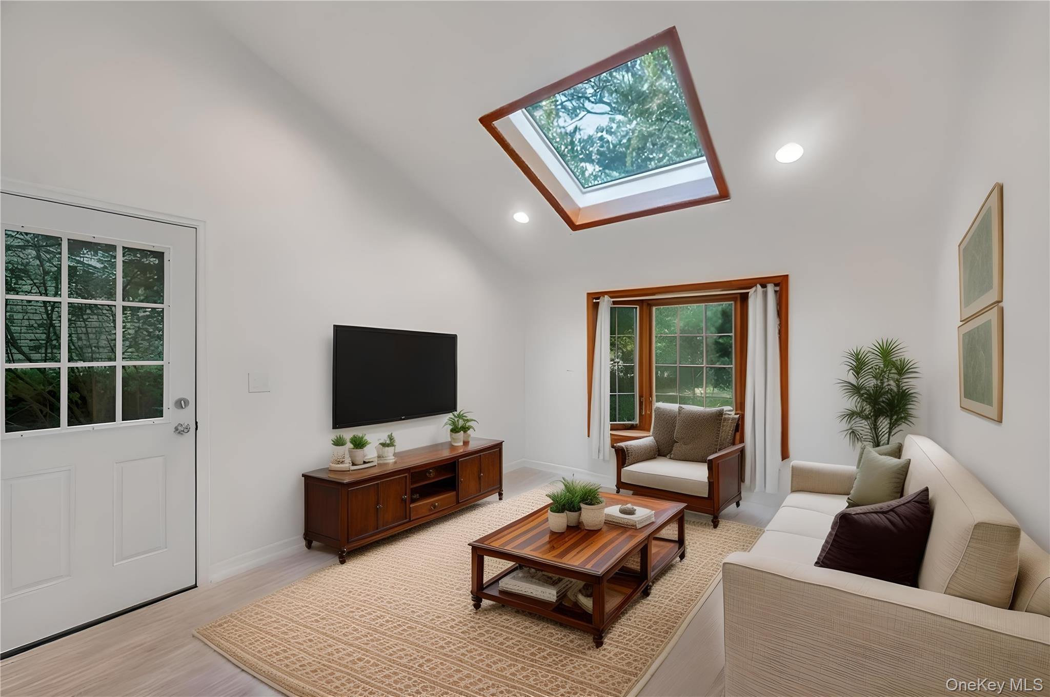 17 Wayne Place, Commack, NY 11725