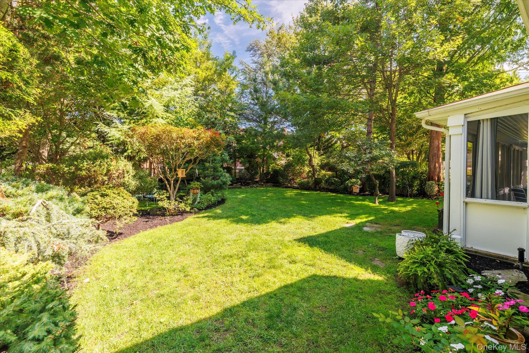 34 Saint Thomas Place, Malverne, NY 11565