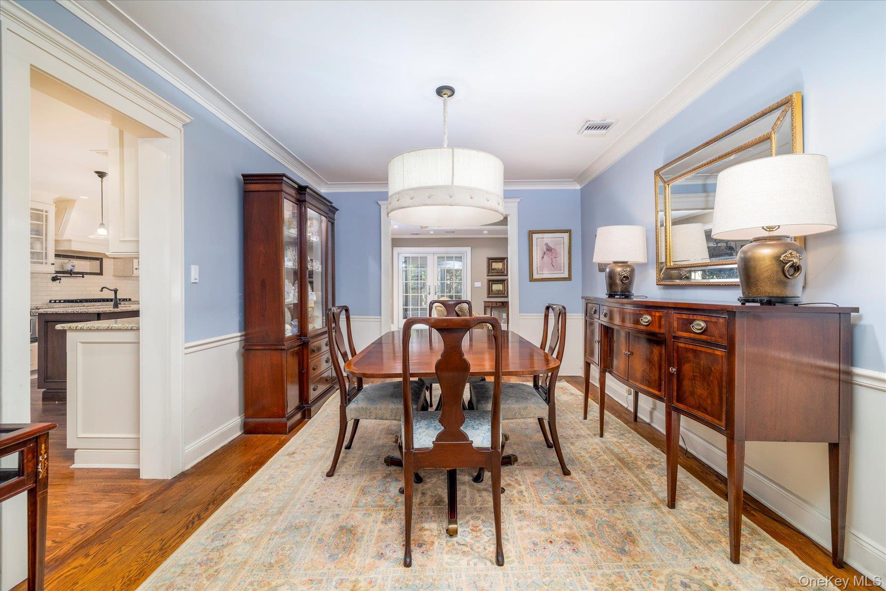 34 Saint Thomas Place, Malverne, NY 11565