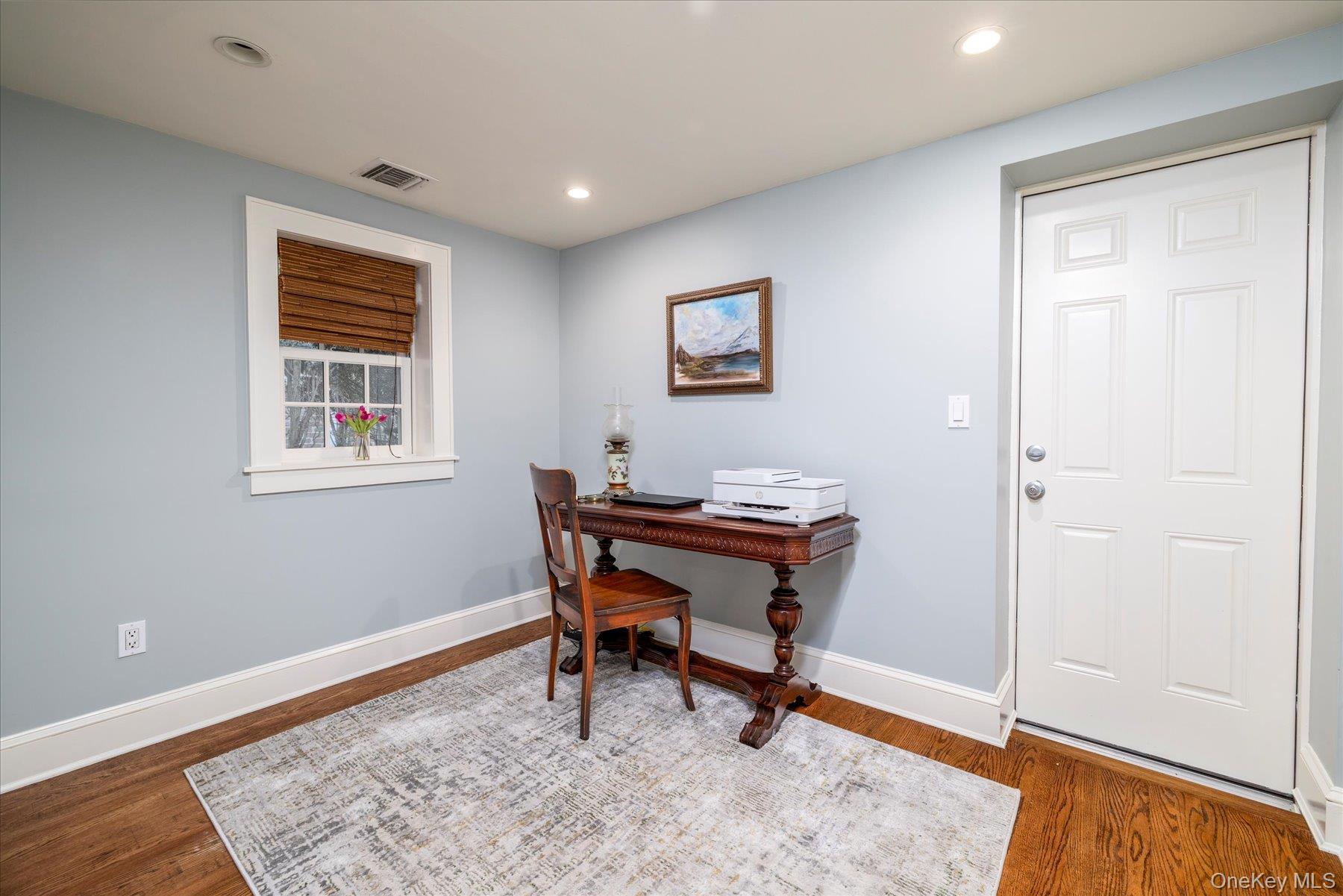 34 Saint Thomas Place, Malverne, NY 11565