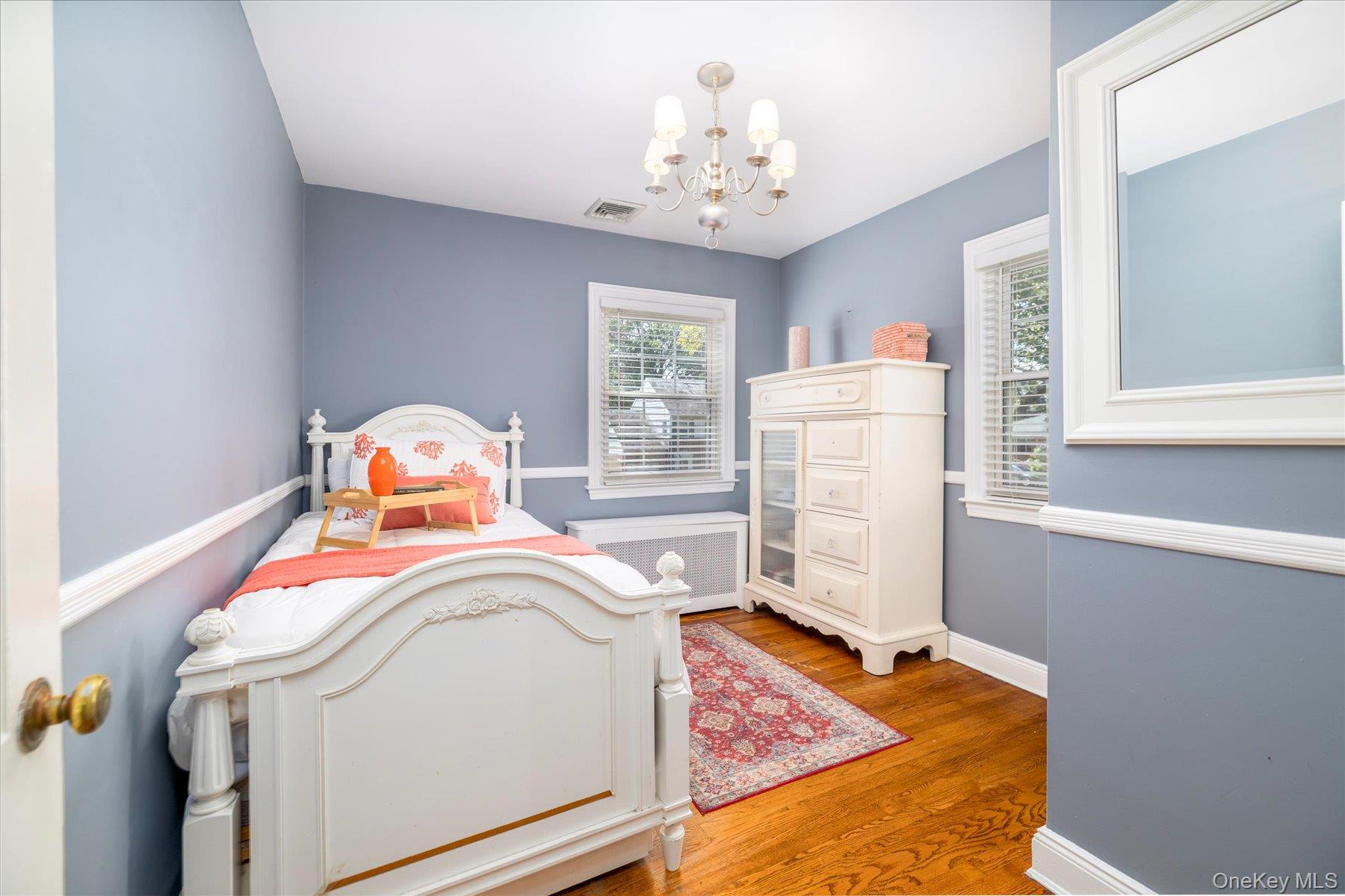 34 Saint Thomas Place, Malverne, NY 11565