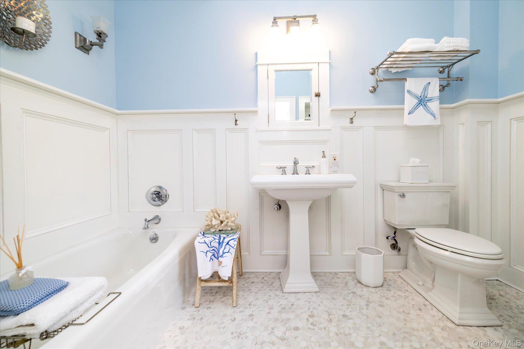 34 Saint Thomas Place, Malverne, NY 11565