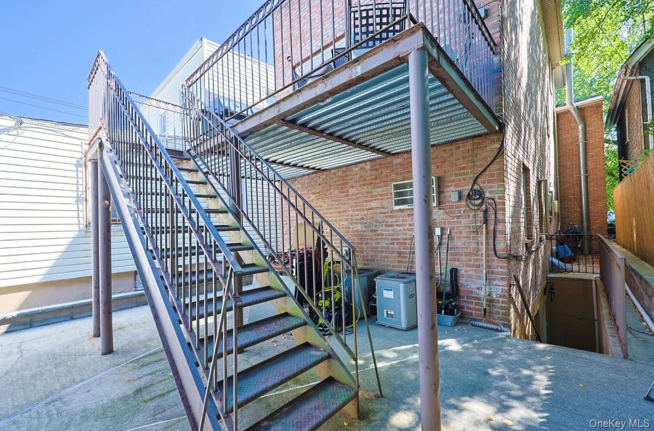 70-13 Caldwell Avenue, Maspeth, NY 11378