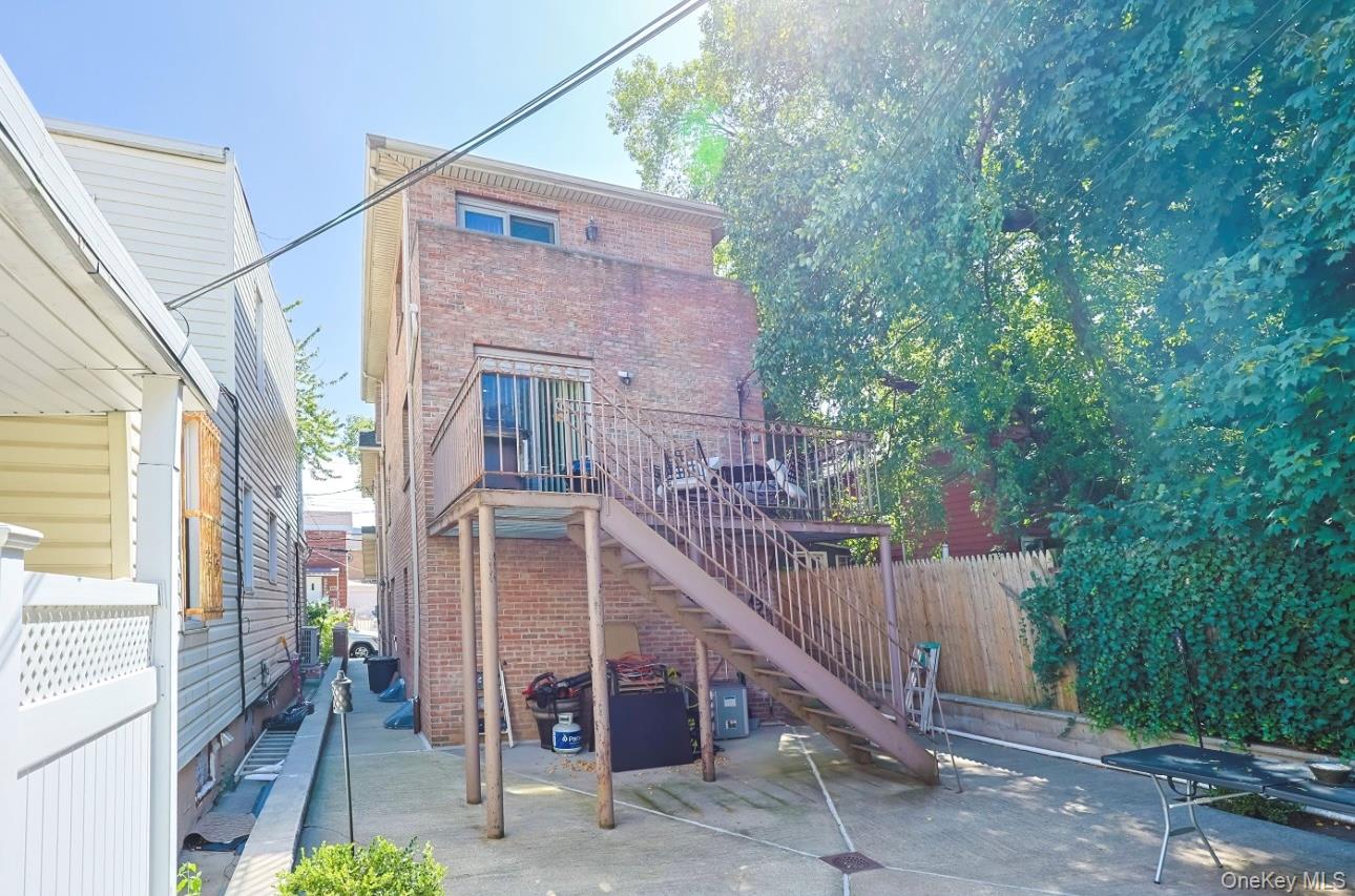 70-13 Caldwell Avenue, Maspeth, NY 11378