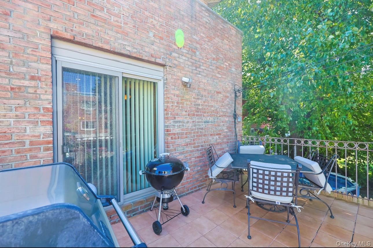 70-13 Caldwell Avenue, Maspeth, NY 11378