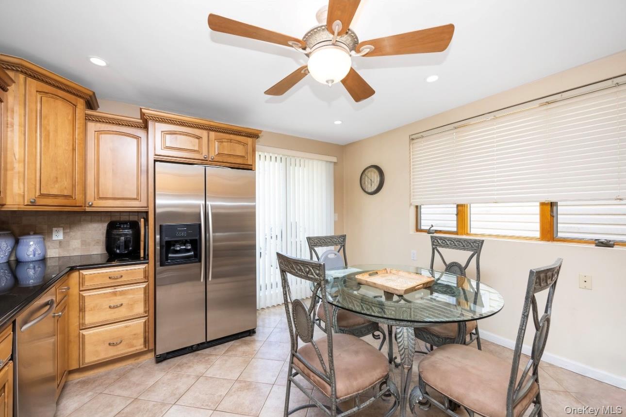 70-13 Caldwell Avenue, Maspeth, NY 11378