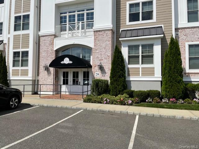 29304 Spruce Pond Circle, Plainview, NY 11803