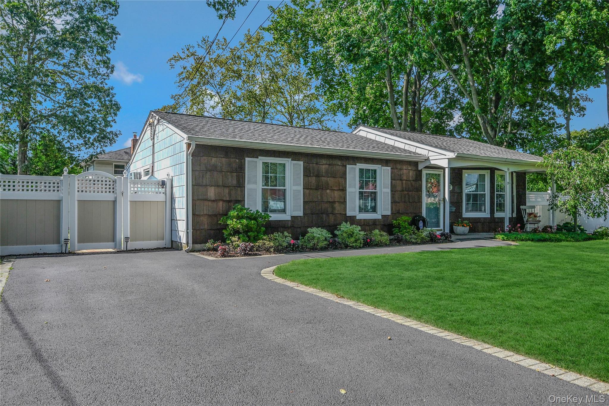 16 Wyant Avenue, Ronkonkoma, NY 11779