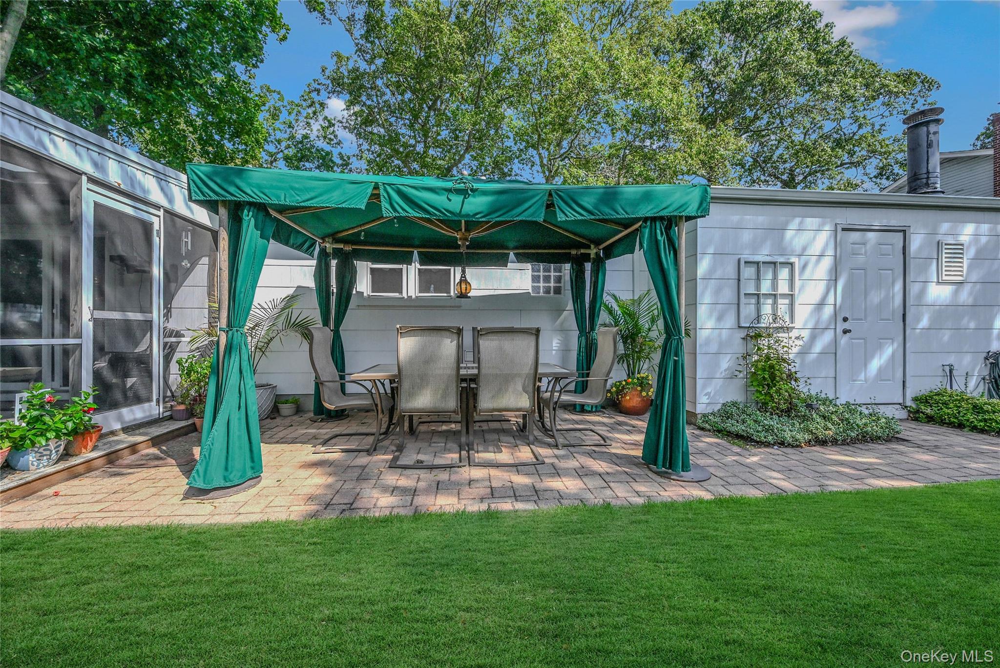 16 Wyant Avenue, Ronkonkoma, NY 11779